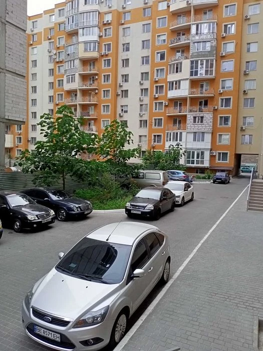 1 ком. 46м.кв в новом кирпичном доме не далеко.