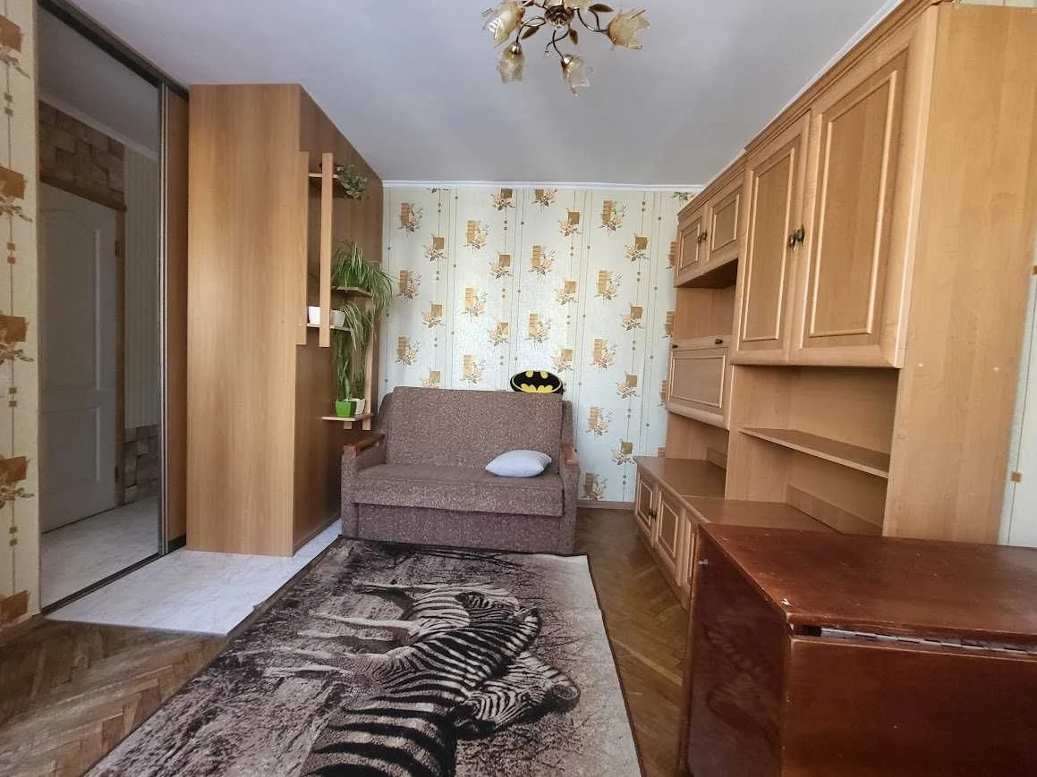 Бровари 1 кім.квартиру продам .