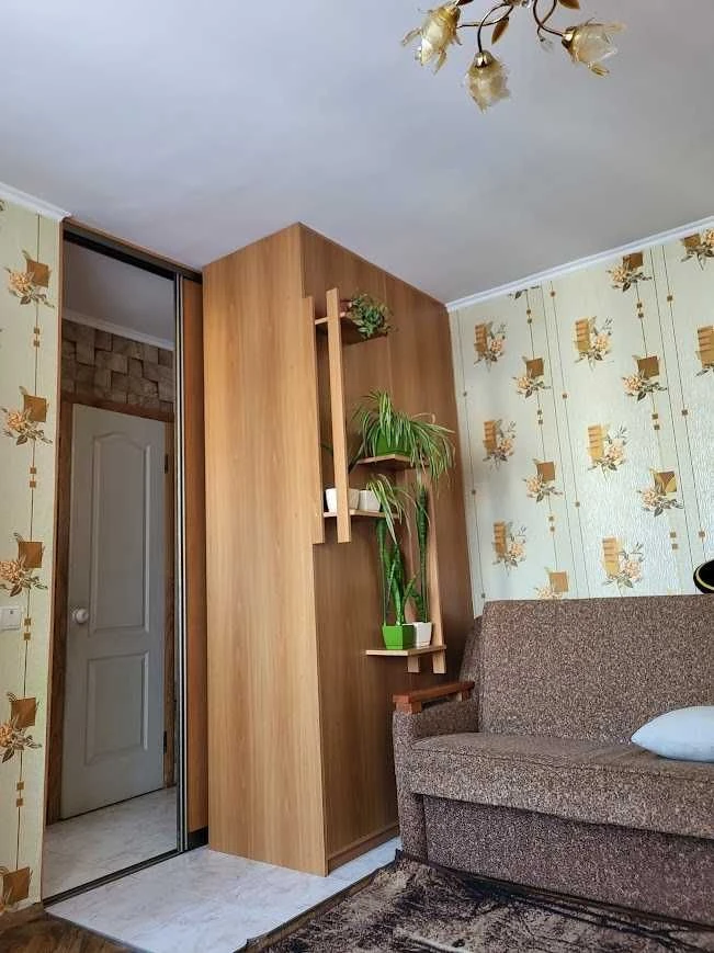Бровари 1 кім.квартиру продам .