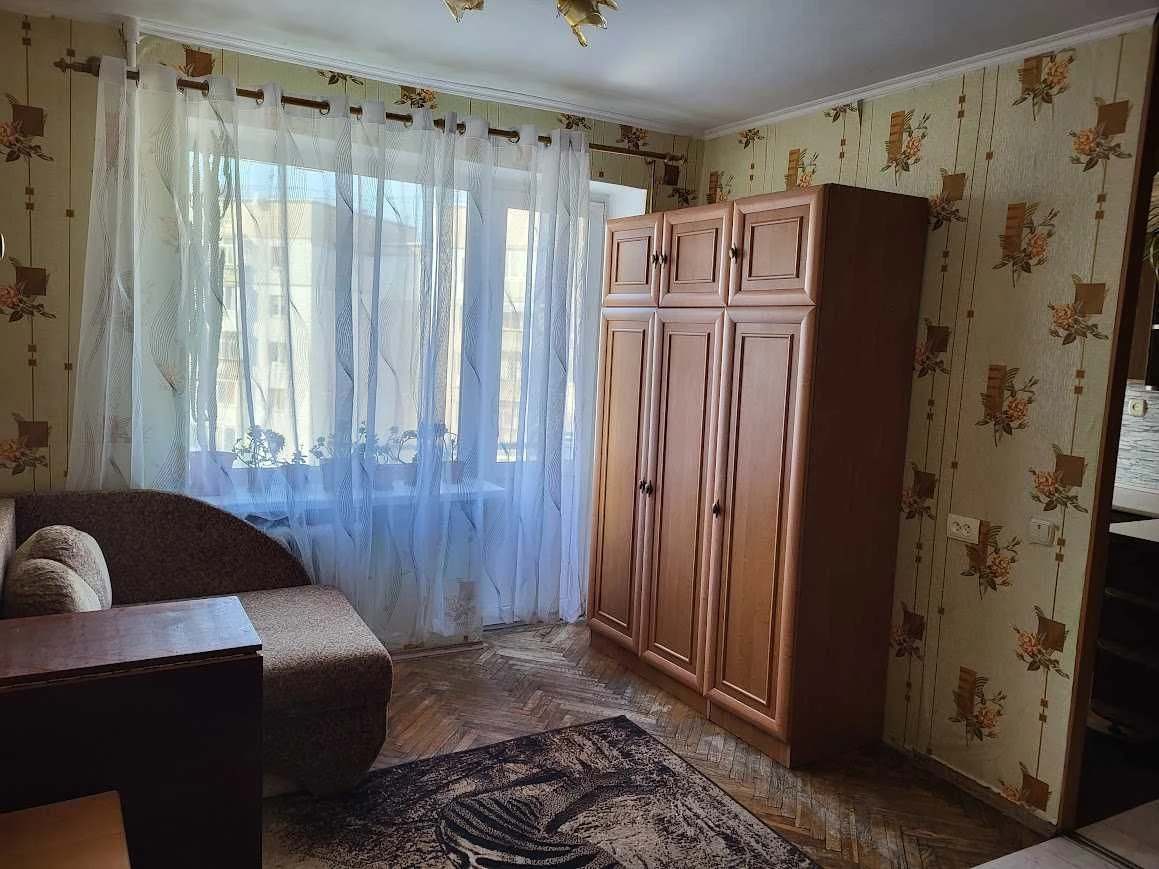 Бровари 1 кім.квартиру продам .
