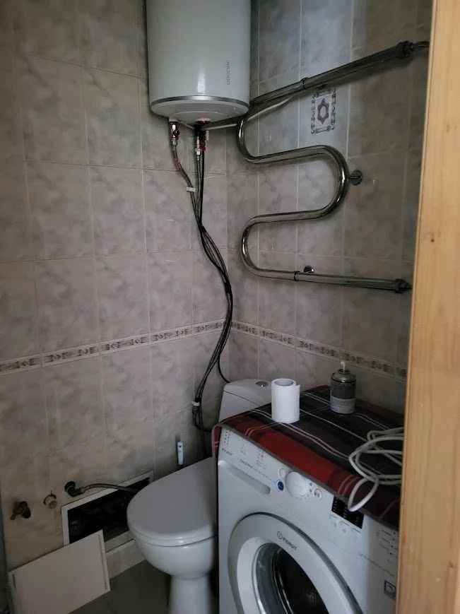 Бровари 1 кім.квартиру продам .