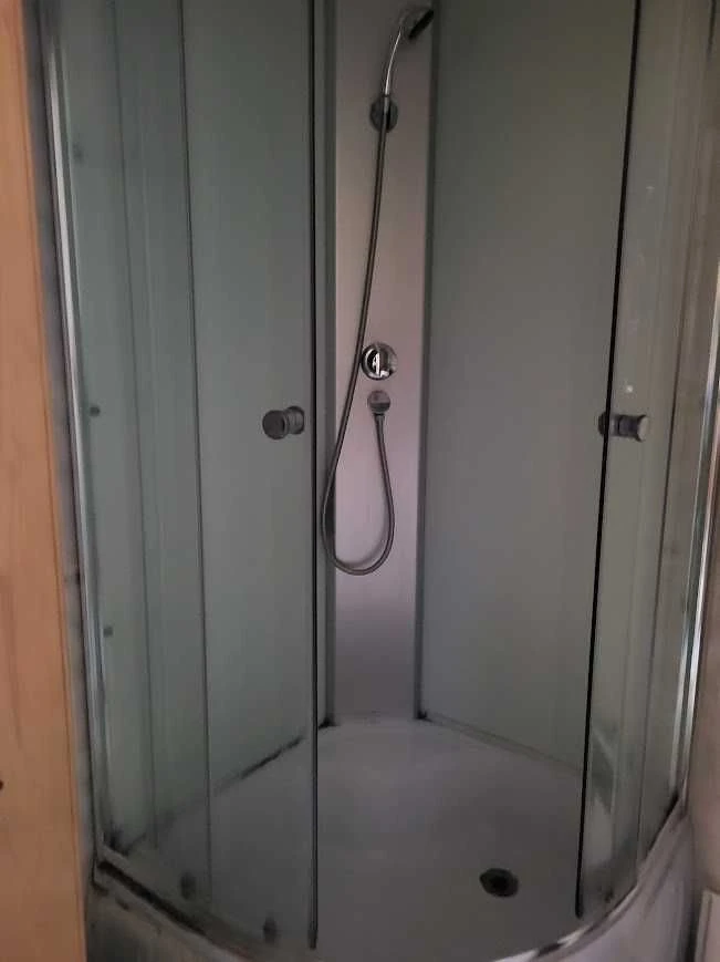 Бровари 1 кім.квартиру продам .