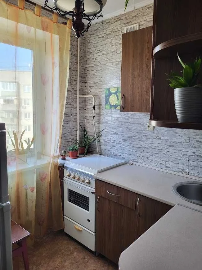 Бровари 1 кім.квартиру продам .