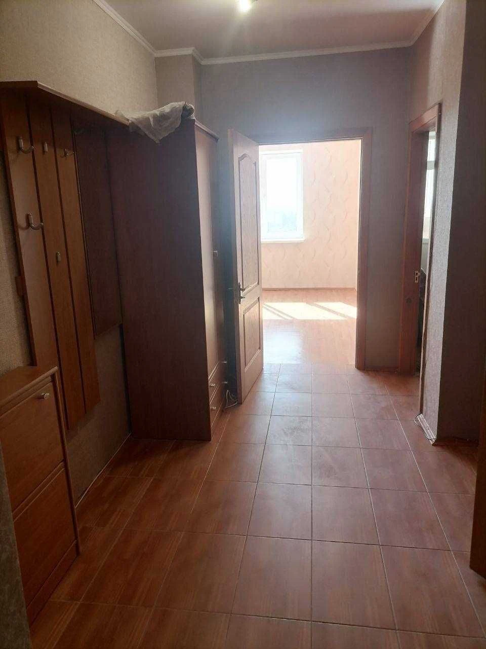 Продаж просторої 1-кімнатної квартири з ремонтом, 48 м², Бро