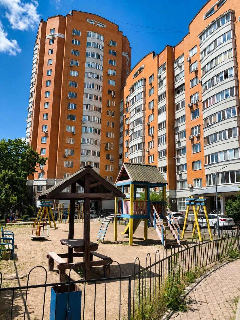 Продаж просторої 1-кімнатної квартири з ремонтом, 48 м², Бро