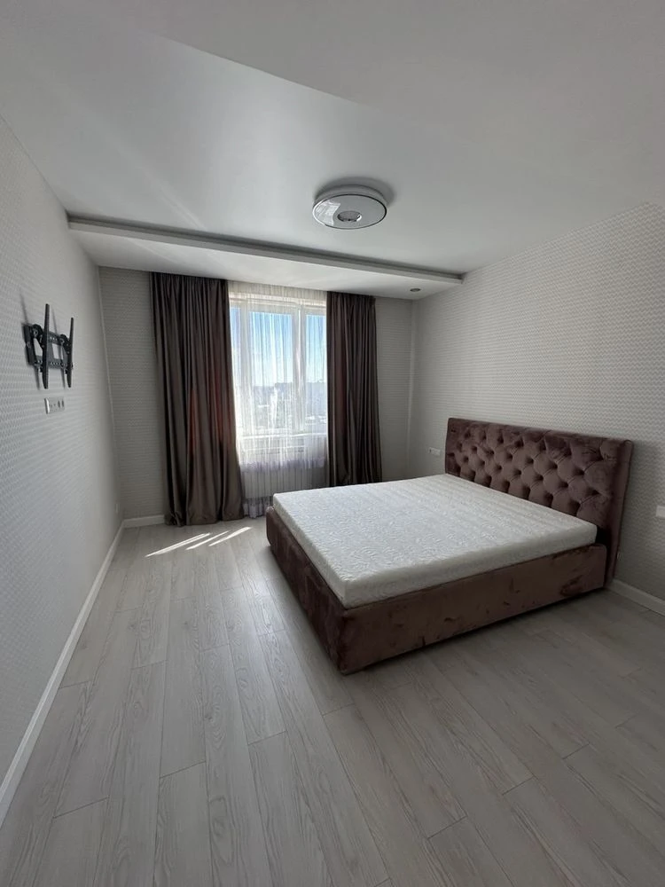 FOR SALE 2-room apartment in the "Lesovy Kvartal" residential complex, 71.7 sq.m!