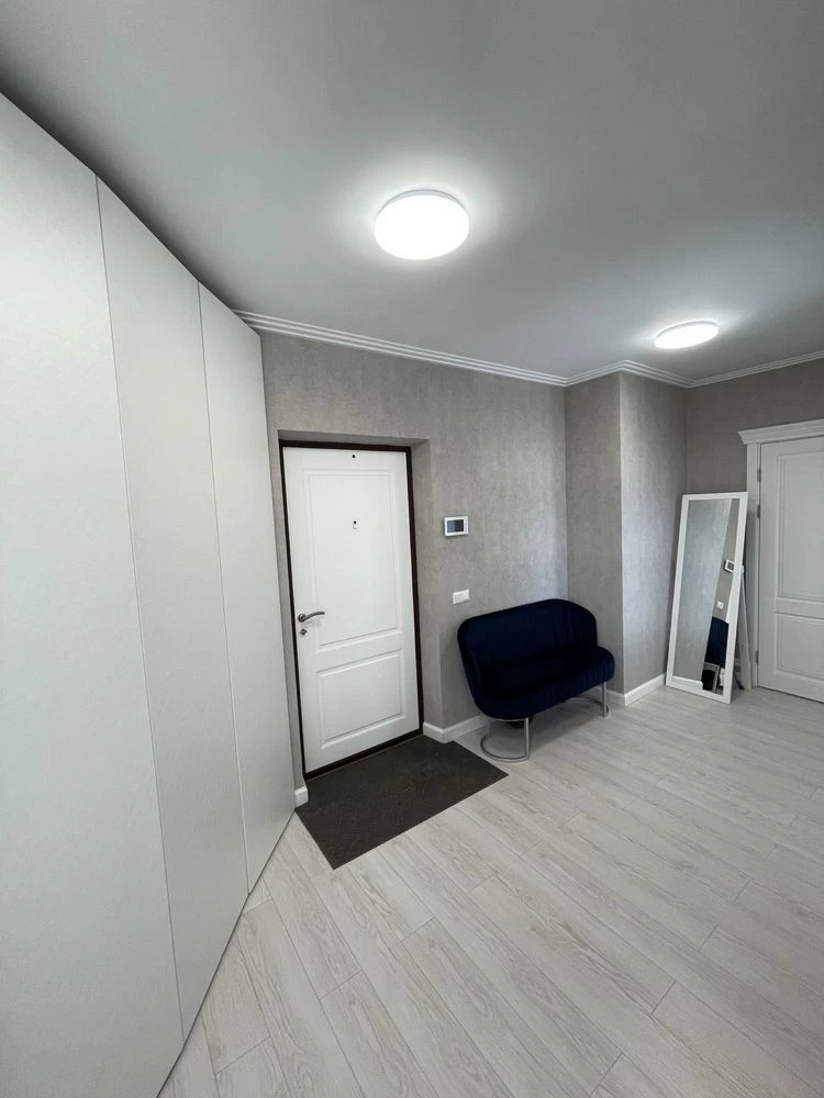 FOR SALE 2-room apartment in the "Lesovy Kvartal" residential complex, 71.7 sq.m!