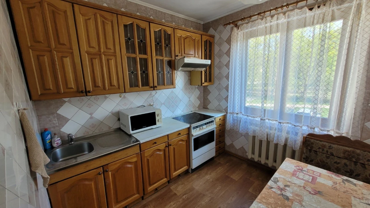 Продається трикімнатна квартира Бровари Чорних Запорожців 60