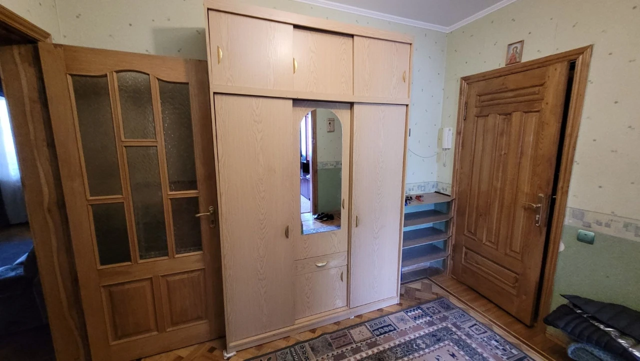 Продається трикімнатна квартира Бровари Чорних Запорожців 60