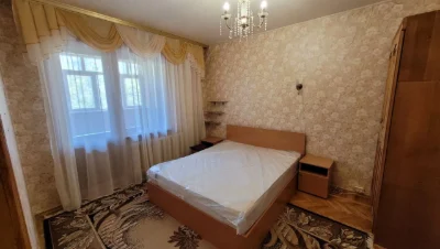 Продається трикімнатна квартира Бровари Чорних Запорожців 60