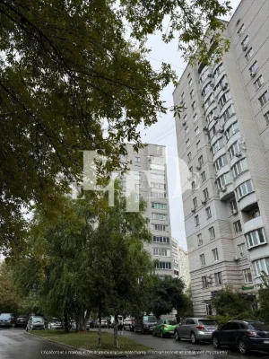 Продається 3-кімнатна квартира 90 кв.м, вул. Чорних Запорожців, м.Б