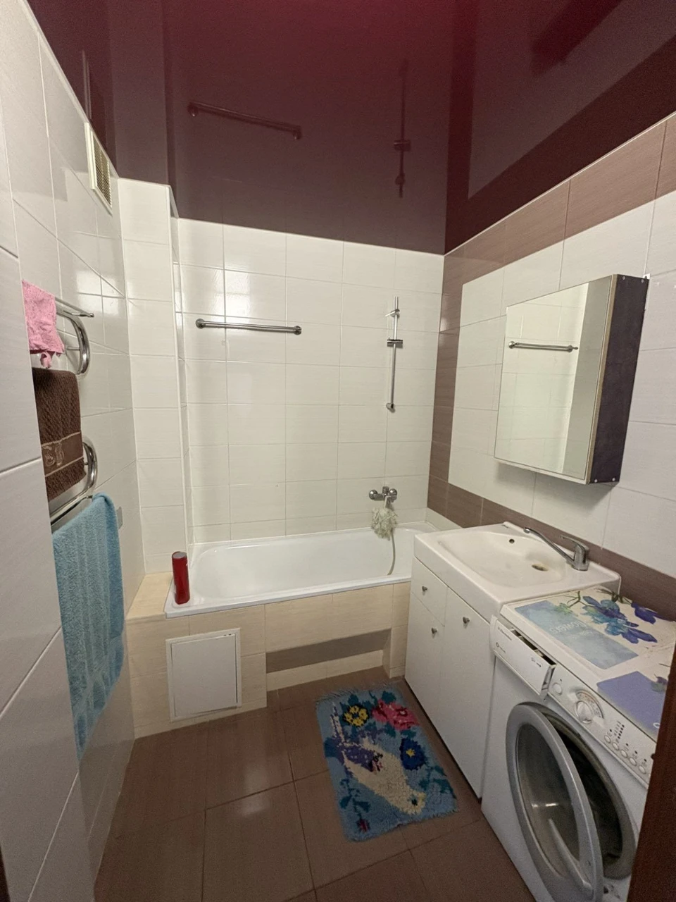 Sale of a 2-room apartment on Simon Petliury 36