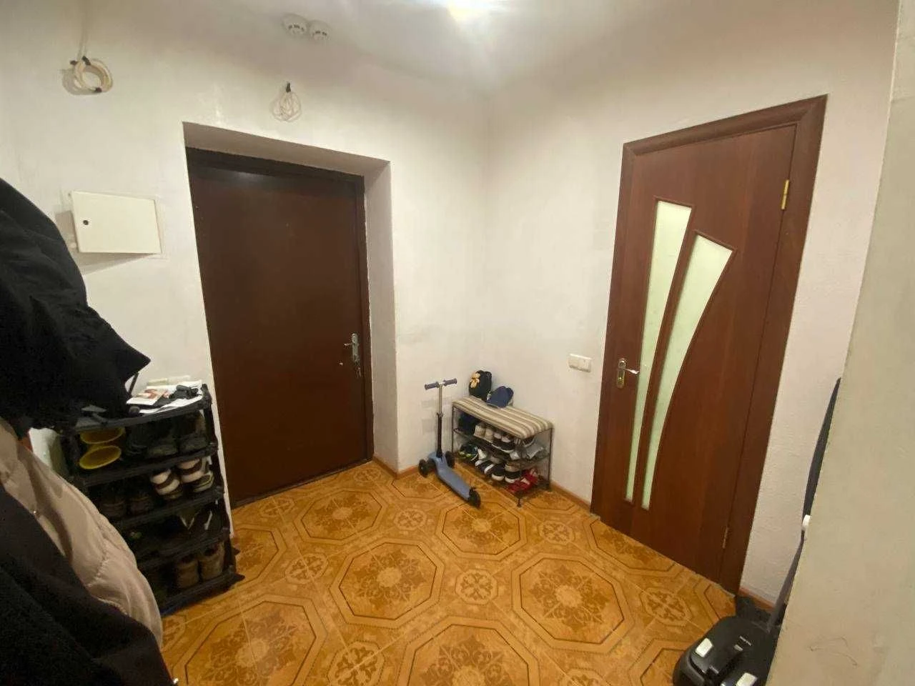 Бровари , вул. Грушевського , 21