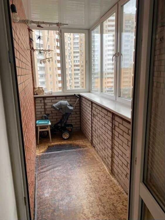 Бровари , вул. Грушевського , 21