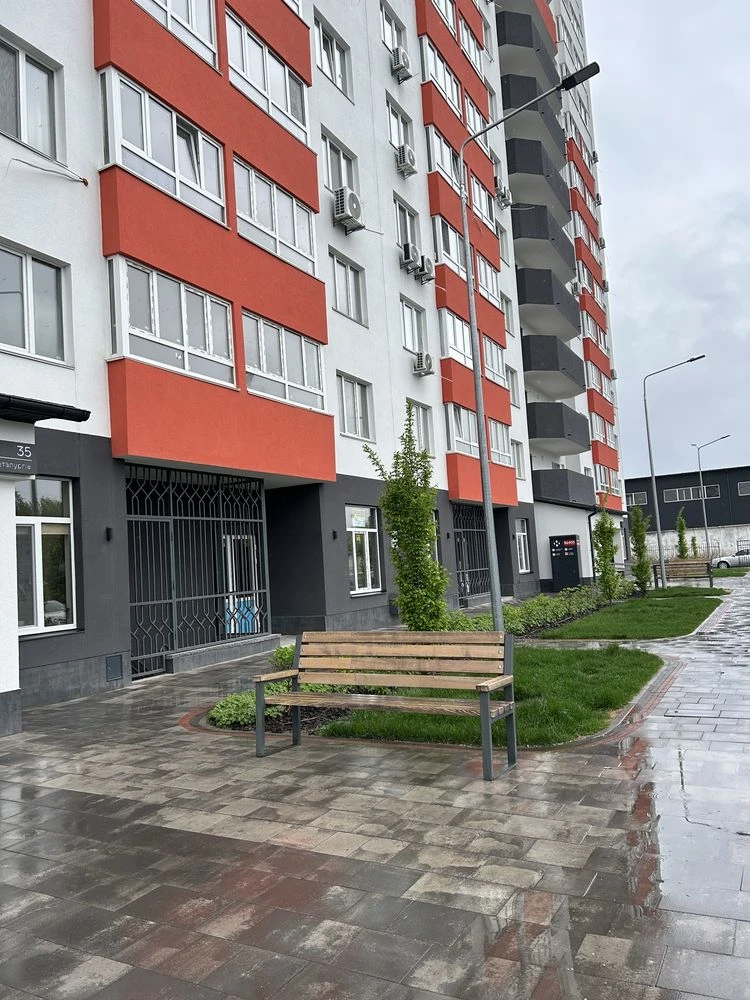 No commission. Selling 1-bedroom apartment, 37 sq m, Metallurgiv 35