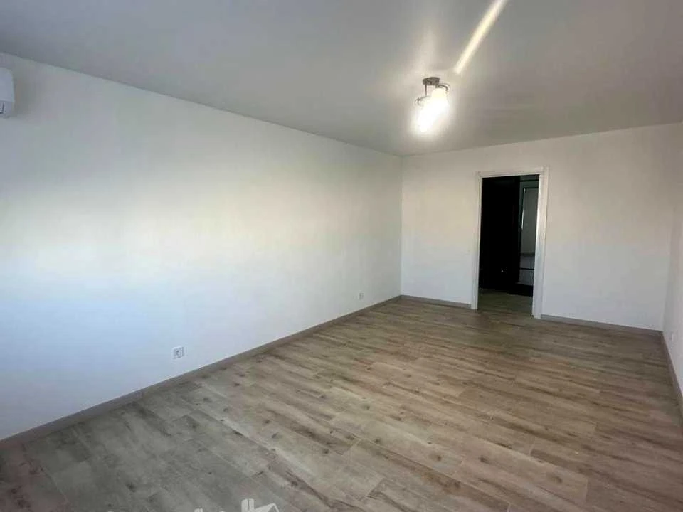 Apartment. Brovari, Vasyl Sимоненka Street