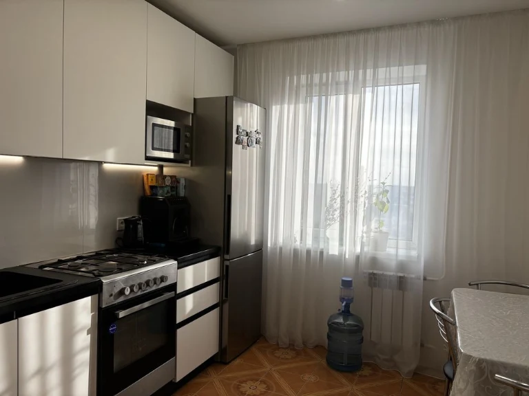 Selling a 3-room apartment 70 m² near the "Pere Moya" park - Brovary, Group