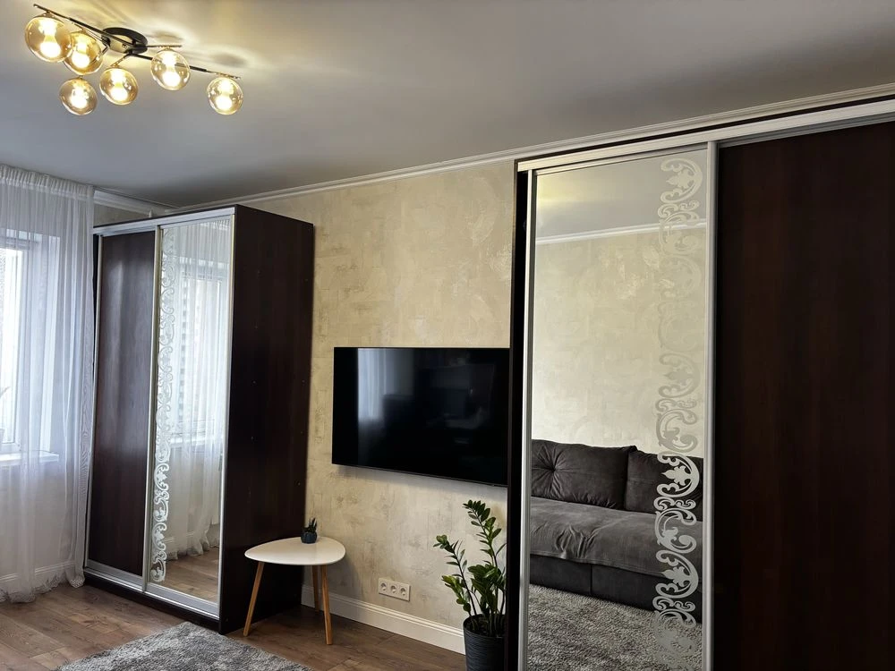 Продаж 3-к квартири 70 м² біля парку Перемога — Бровари, Гру