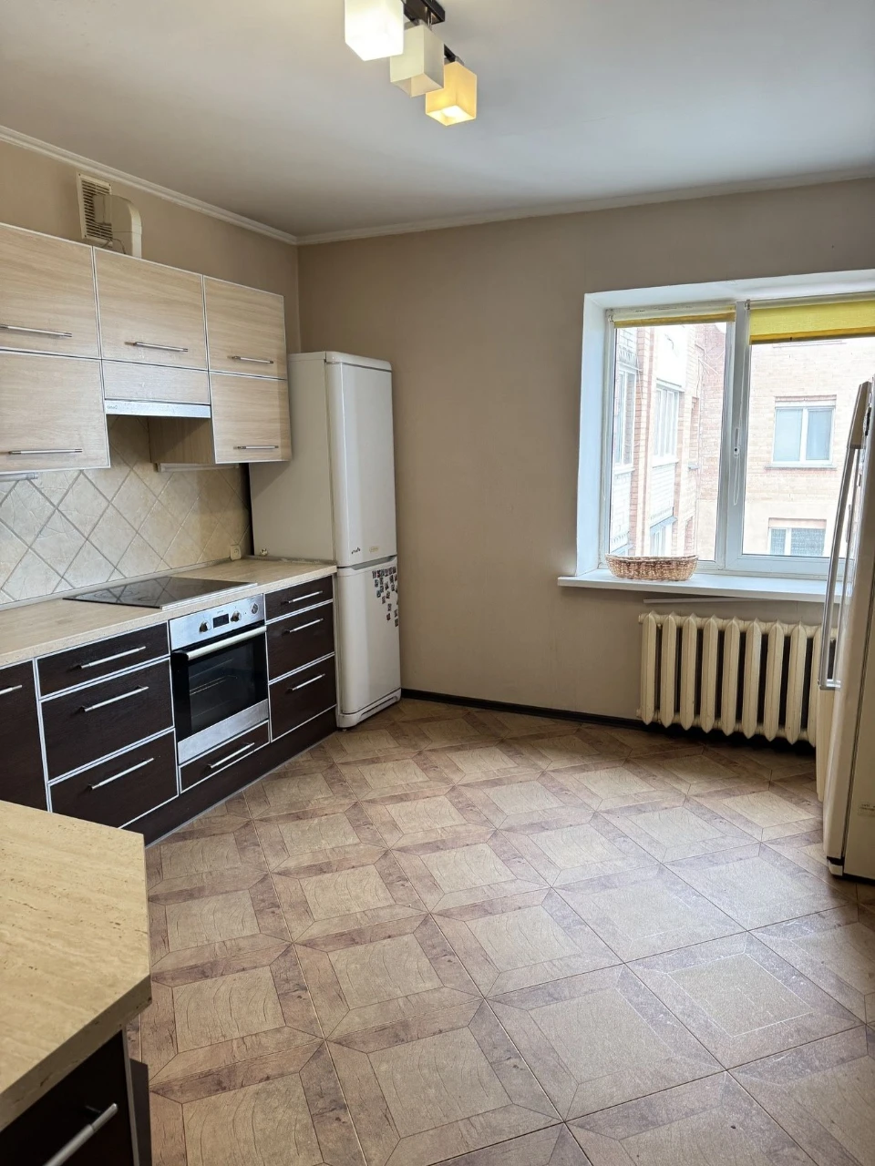 Продаж 2 кімнатної квартири, вул. Незалежності 17. Можно під