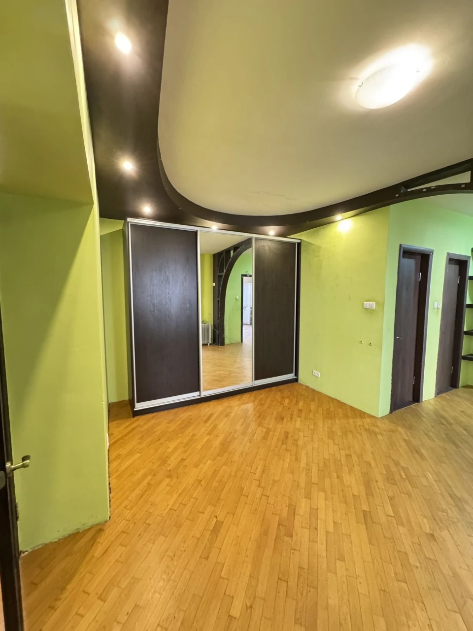 Продаж 2 кімнатної квартири, вул. Незалежності 17. Можно під