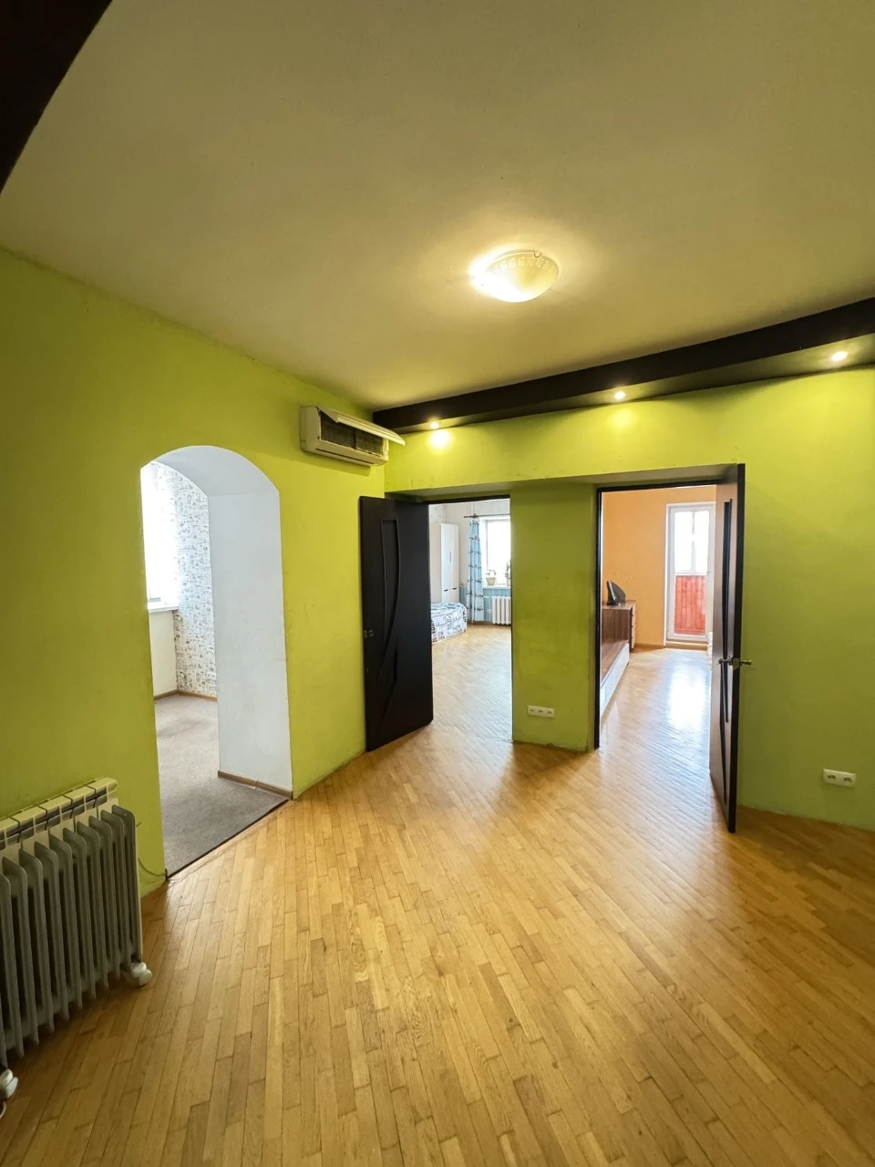 Продаж 2 кімнатної квартири, вул. Незалежності 17. Можно під