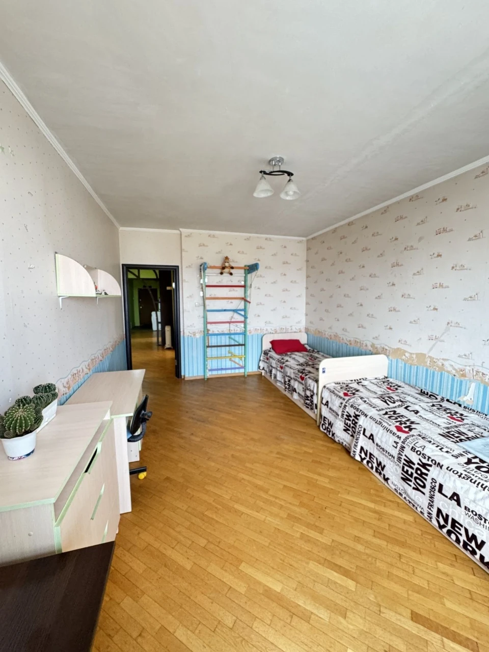 Продаж 2 кімнатної квартири, вул. Незалежності 17. Можно під