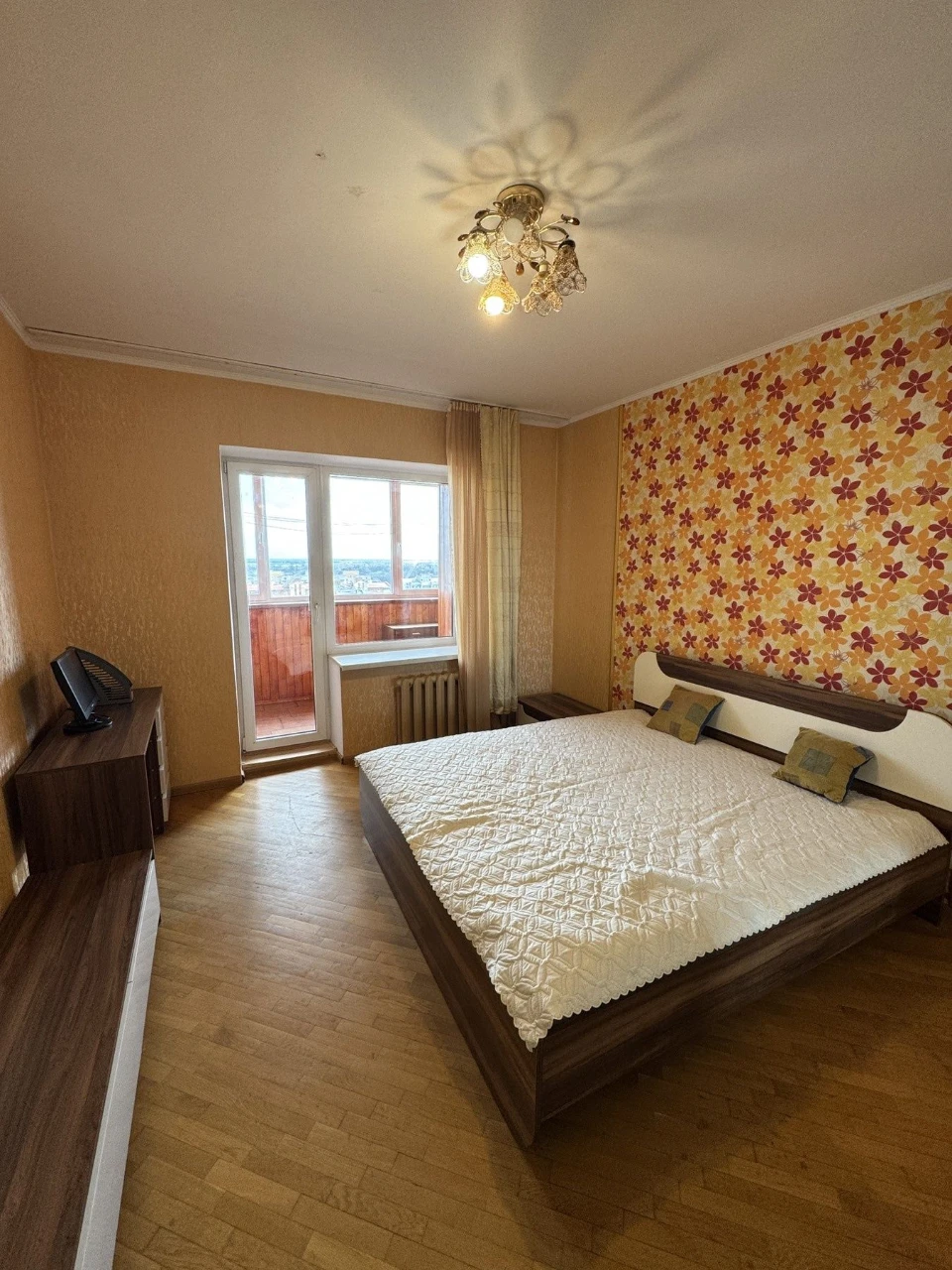 Продаж 2 кімнатної квартири, вул. Незалежності 17. Можно під