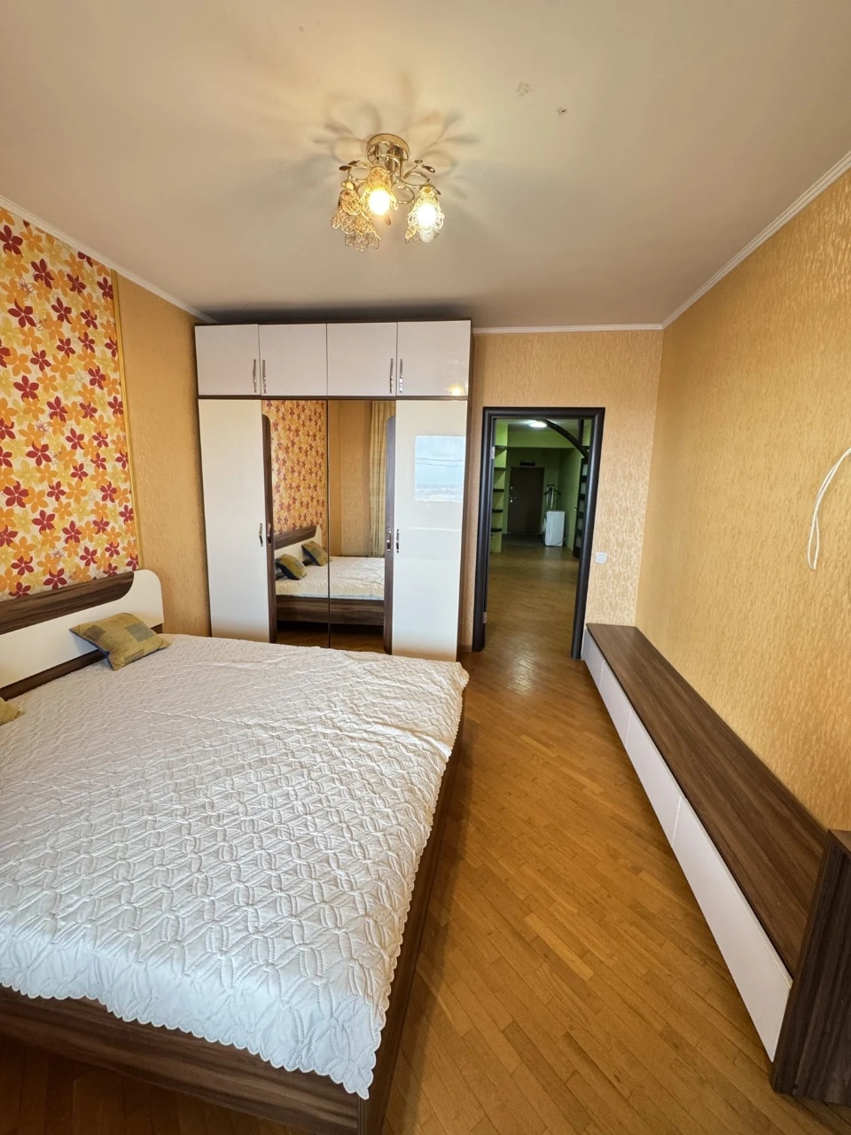 Продаж 2 кімнатної квартири, вул. Незалежності 17. Можно під