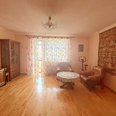 Продам 2кім.квартиру вул.Грушевського, м Бровари