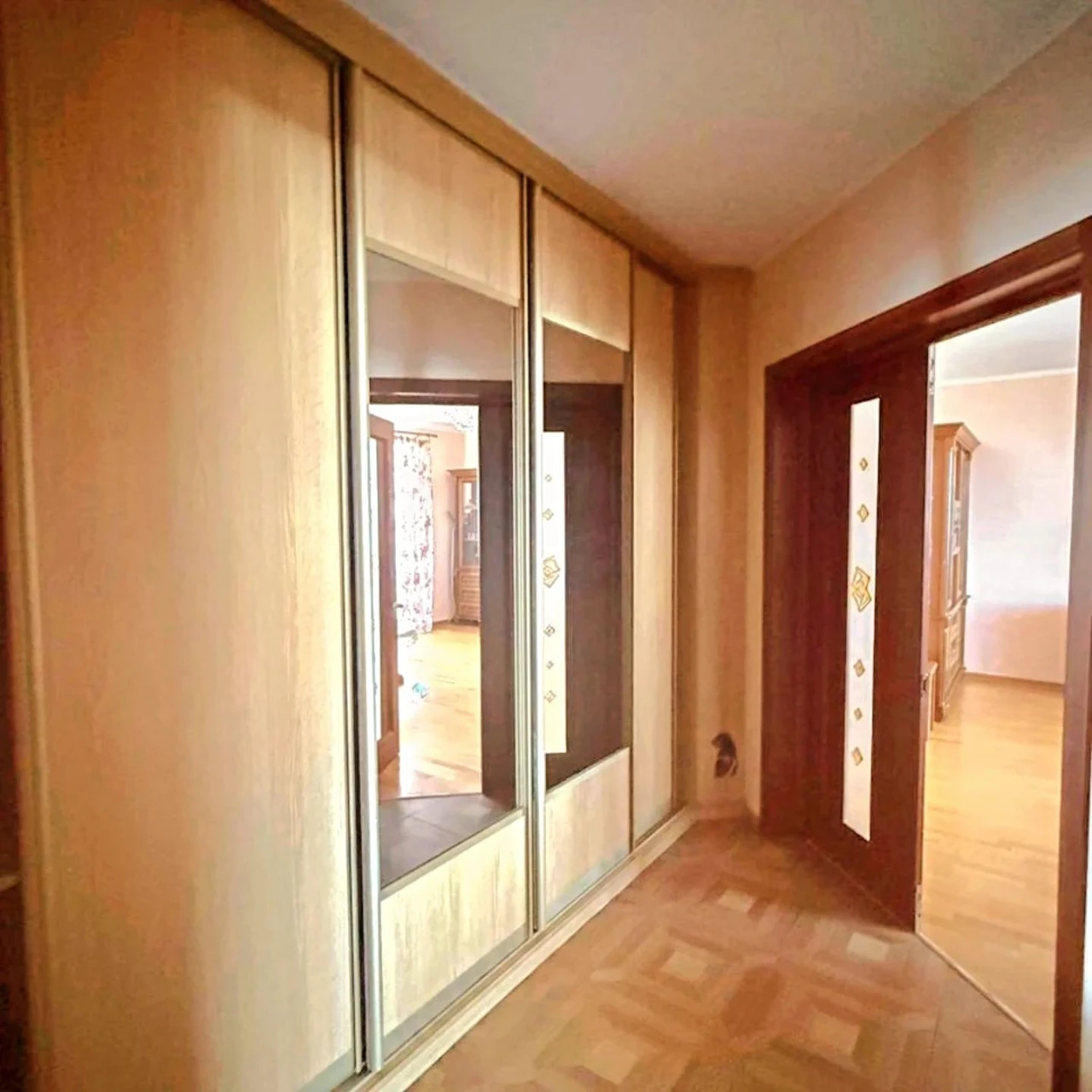 Продам 2кім.квартиру вул.Грушевського, м Бровари