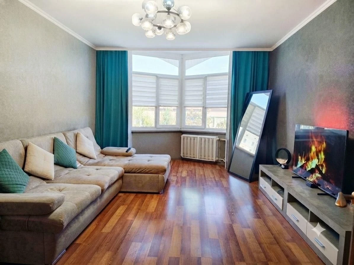 Продам 3-кім.дворівневу кв.98 кв.м, вул.Чорних Запорожців Бр