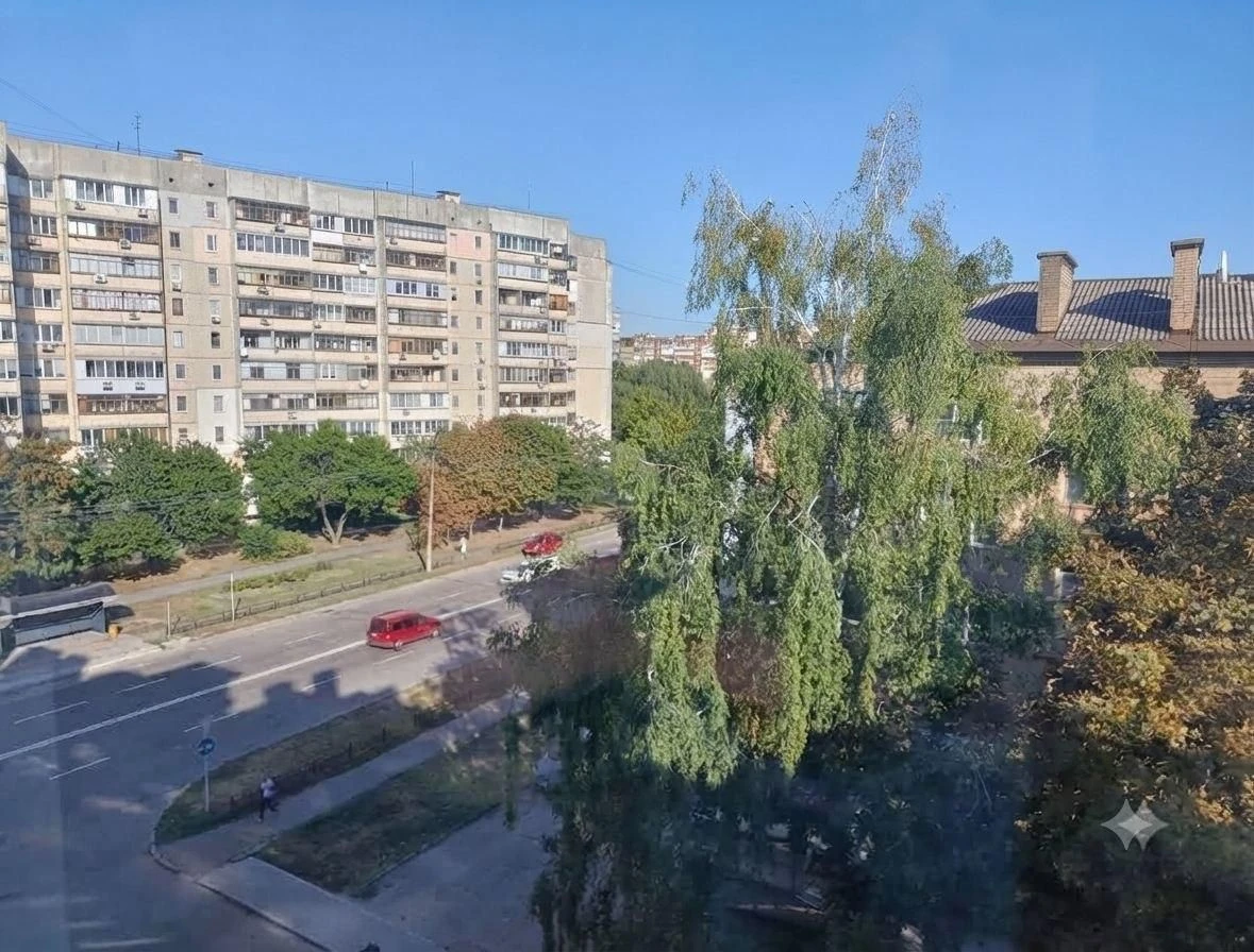 Продам 3-кім.дворівневу кв.98 кв.м, вул.Чорних Запорожців Бр