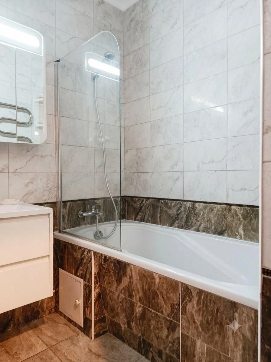 Продам 3-кім.дворівневу кв.98 кв.м, вул.Чорних Запорожців Бр
