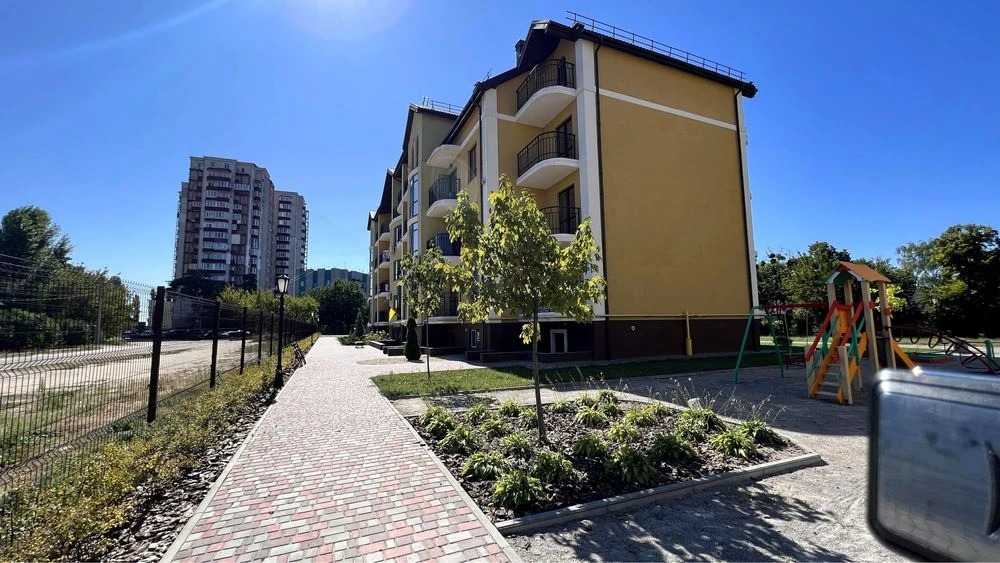 Sale of a 1-bedroom apartment with a lake view and individual gas