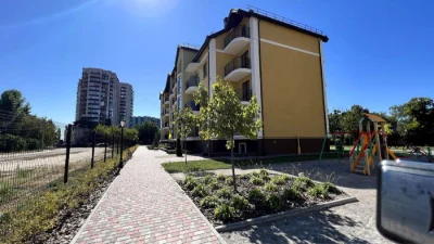 Sale of a 1-bedroom apartment with a lake view and individual gas