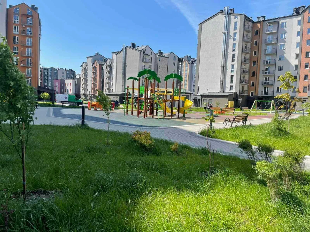 Apartment for sale. 3-room apartment 89.8 sq.m. Owner. Scandia residential complex.