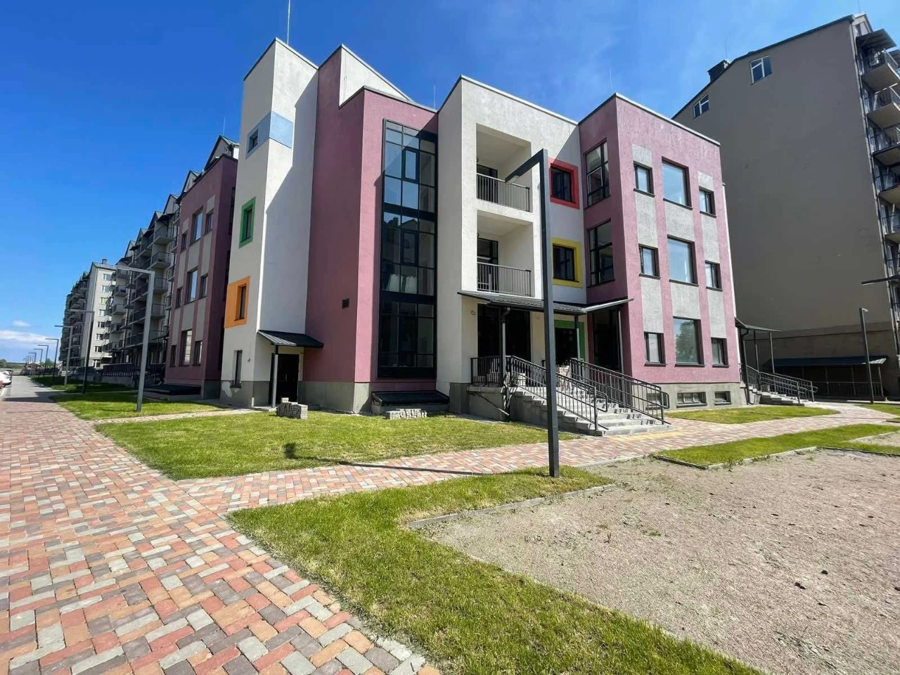 Apartment for sale. 3-room apartment 89.8 sq.m. Owner. Scandia residential complex.