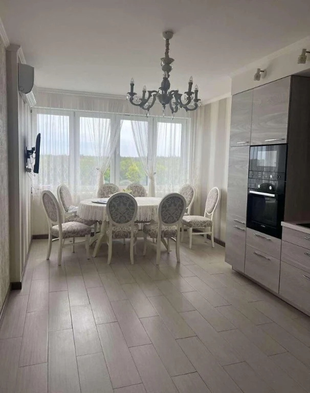 For Sale 3-room apartment 113 sq.m. Pavlo Chubinsky Street 3, DM