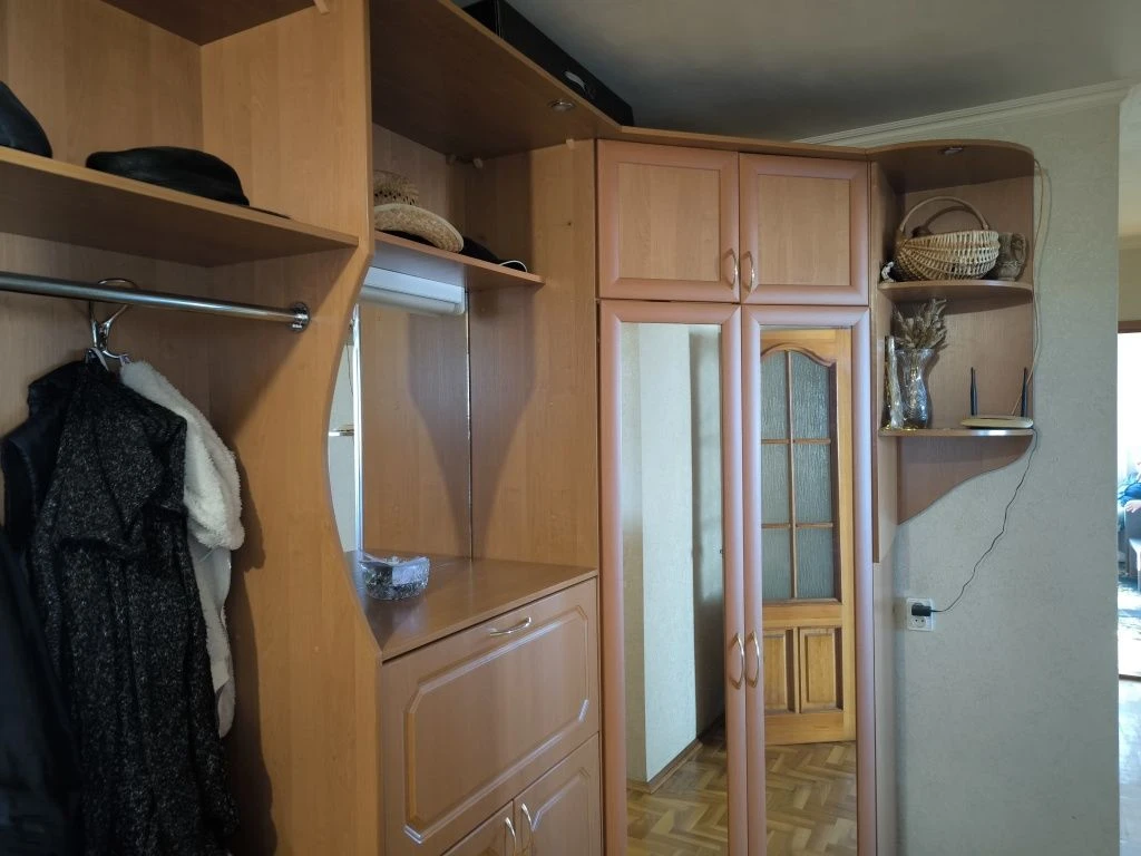 Продам 3 Бровари Грушевського