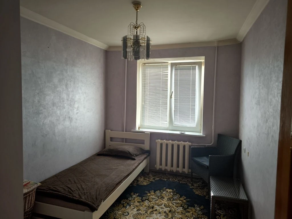 Продам 3 Бровари Грушевського