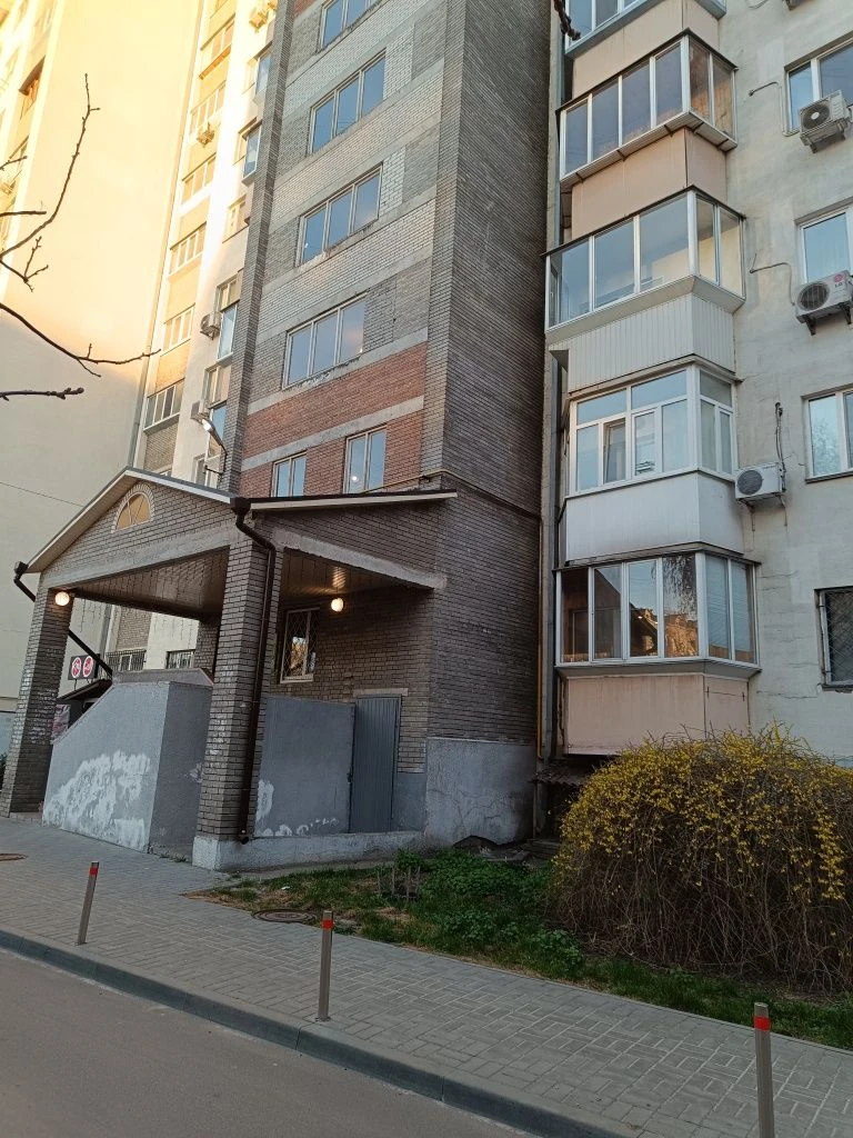 Продається терміново однокімнатна квартира в Броварах, район парк