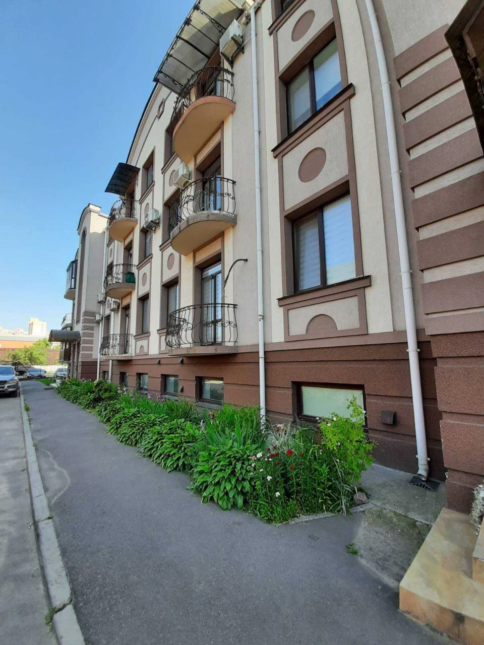 Продаж 3к. 131м біля Терміналу з автономним газовим опалення