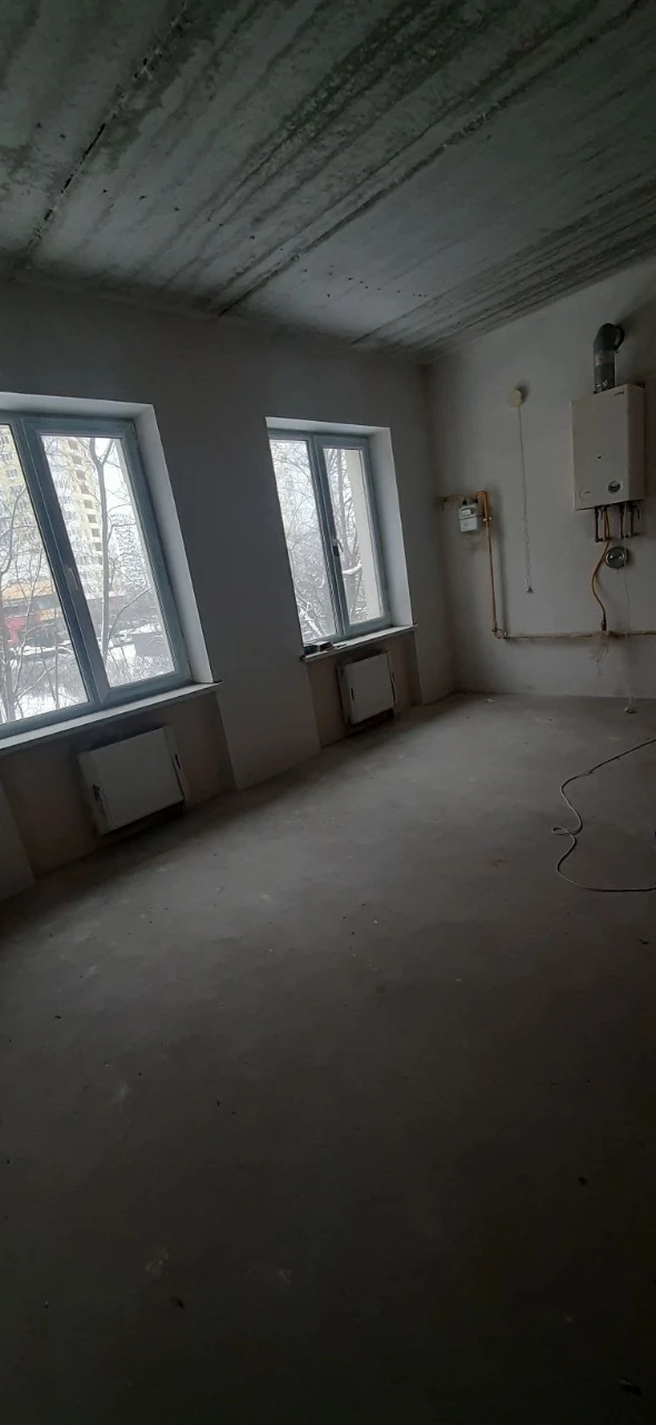 Продаж 3к. 131м біля Терміналу з автономним газовим опалення