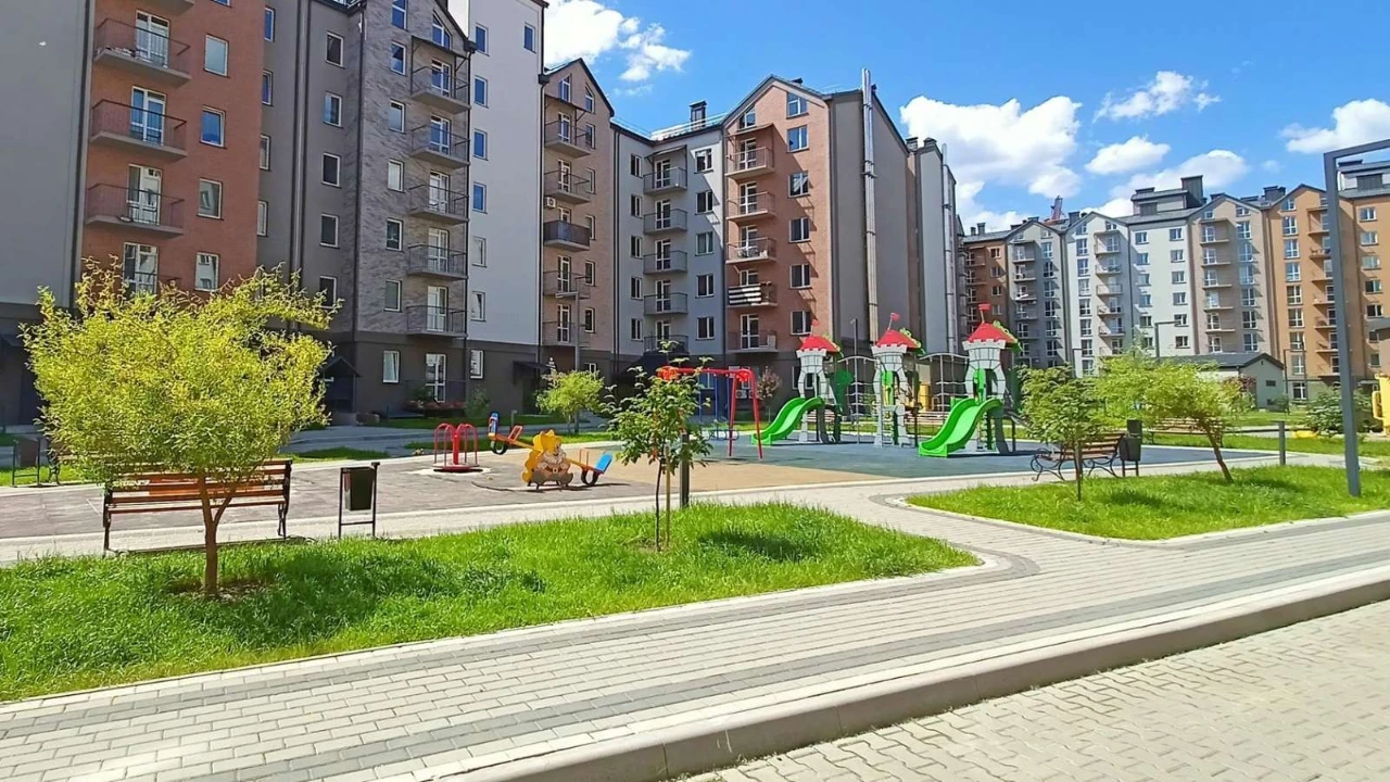 1к. квартиру з частковим ремонтом  по переуступці в Броварах