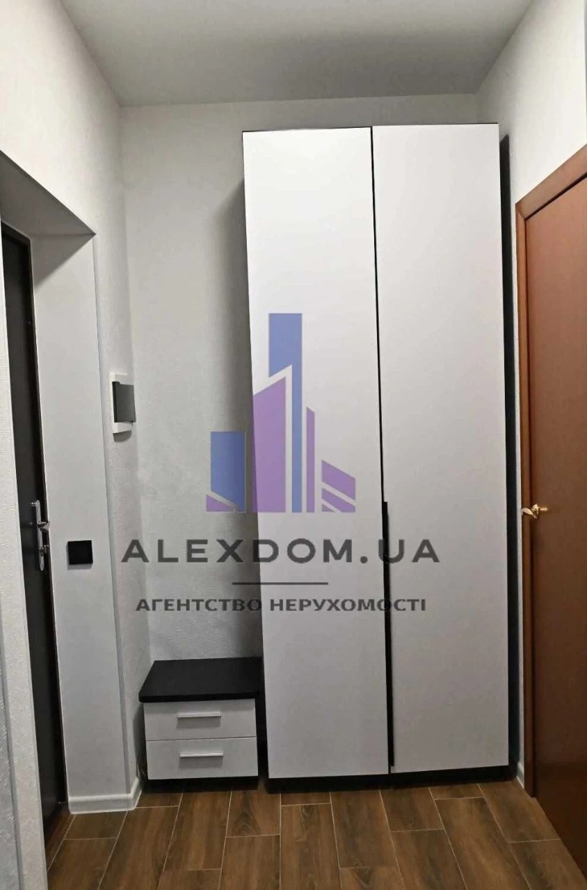 Продається 1-кімнатна квартира, вул. Героїв Крут 14, Бровари
