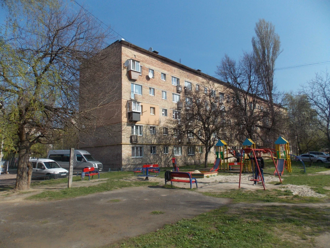 Продам 1-кімнатну квартиру (28,1) в Броварах/центр