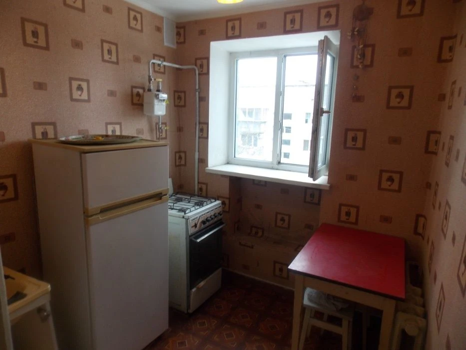Продам 1-кімнатну квартиру (28,1) в Броварах/центр