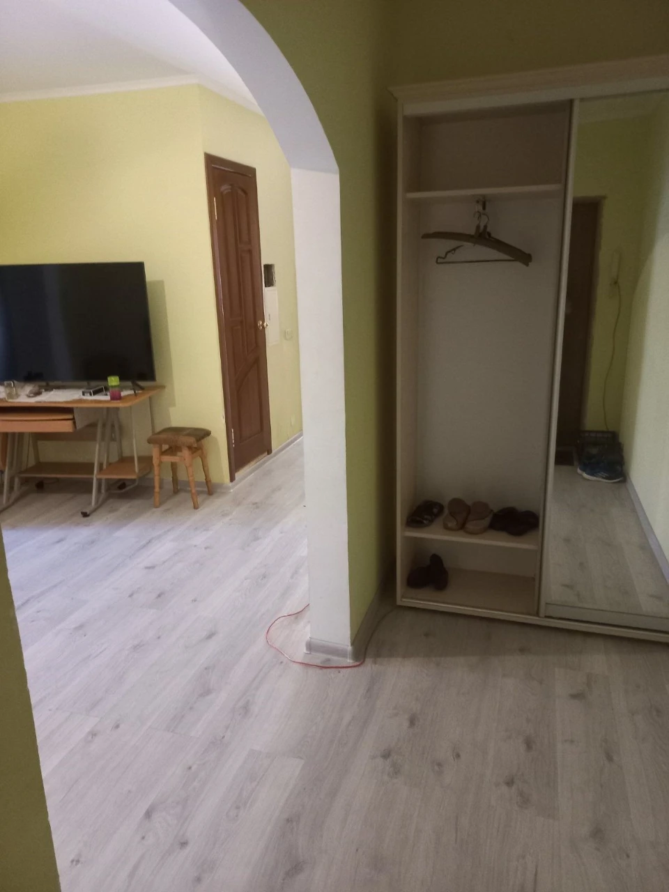 Бровари, Торгмаш, Володимирського 1