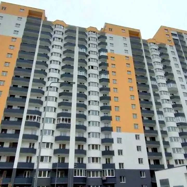 3 кімнатна,Симона Петлюри 21-б, генератор, бомбосховище, Вла
