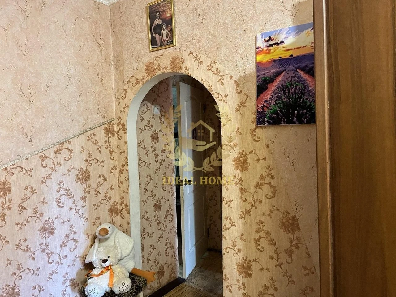 Продається 3-кімнатна квартира з ремонтом у центрі міста Бровари